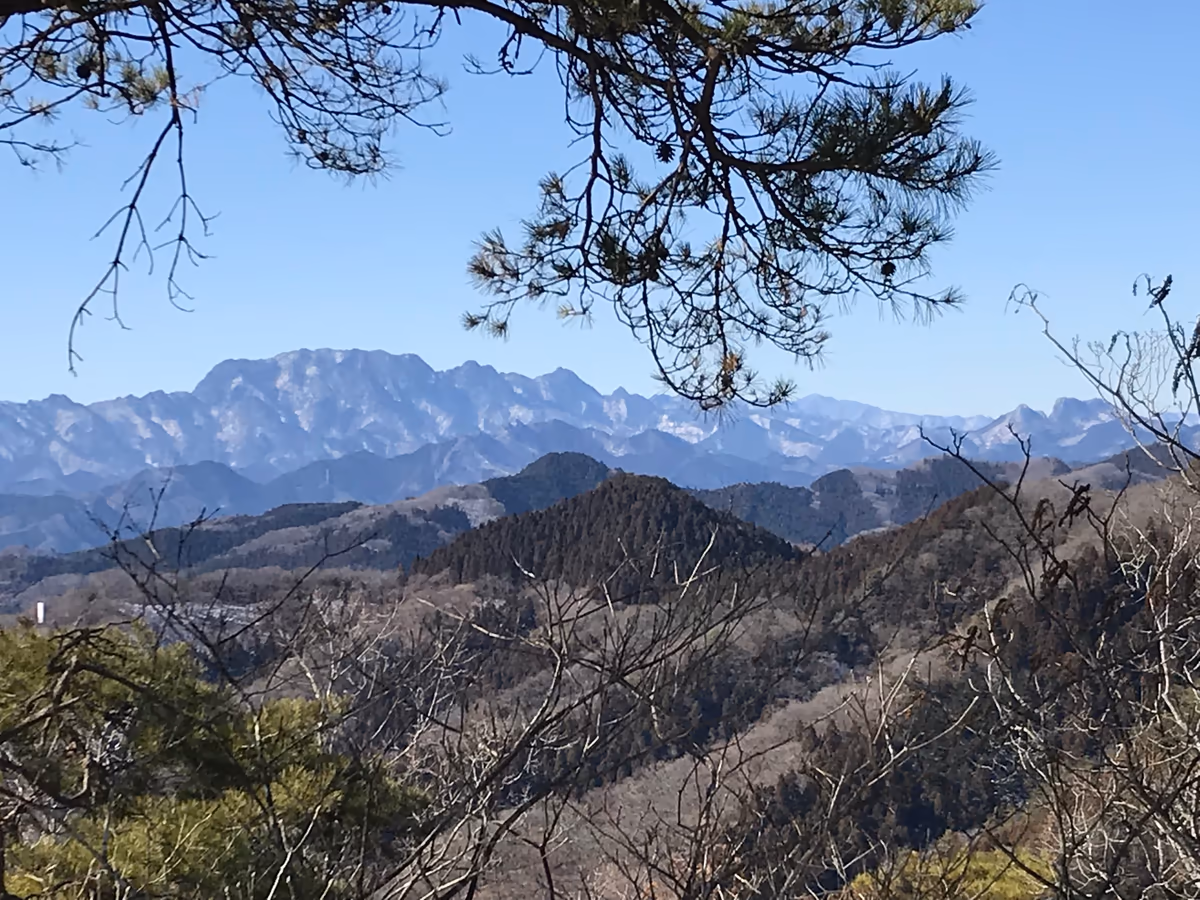 投稿写真：破風山から見る両神山。