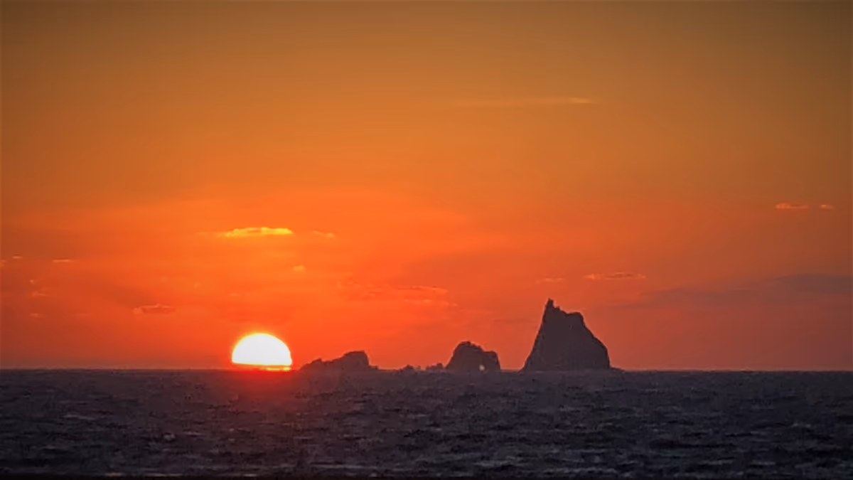 投稿写真：三本岳と夕陽