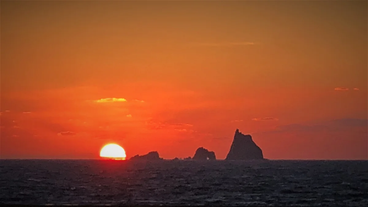 投稿写真：三本岳と夕陽