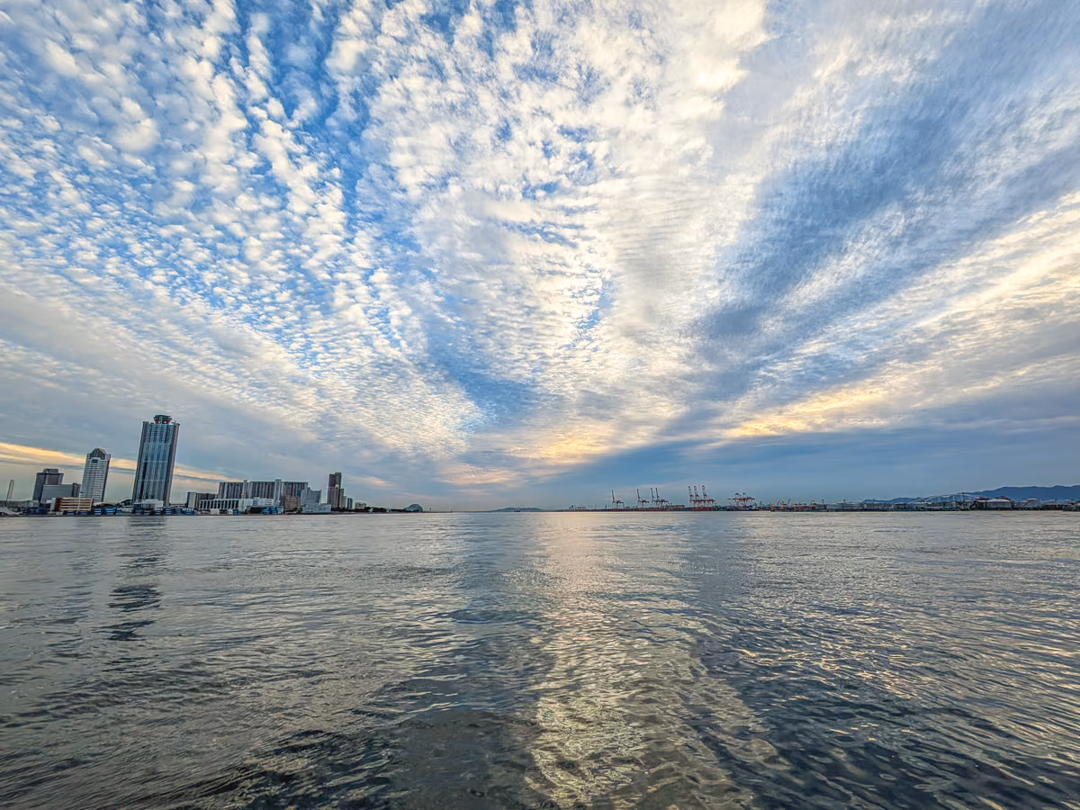 投稿写真：水都を覆う夏至の怪雲