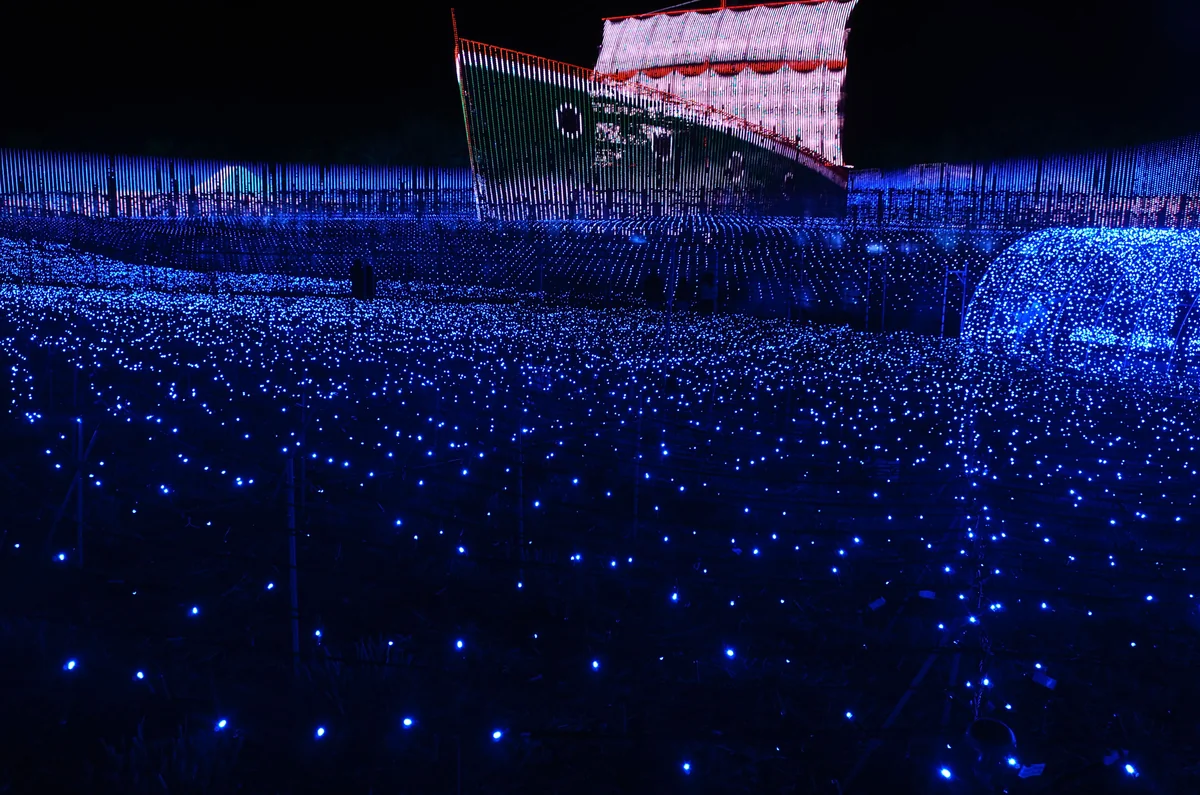 投稿写真：光りの船