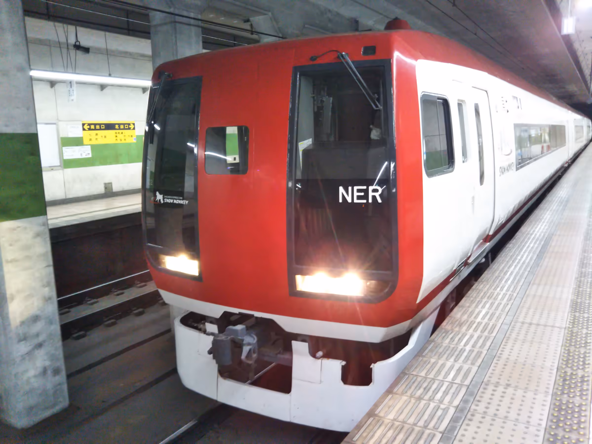 投稿写真：『特急スノーモンキー』＼電鉄長野駅