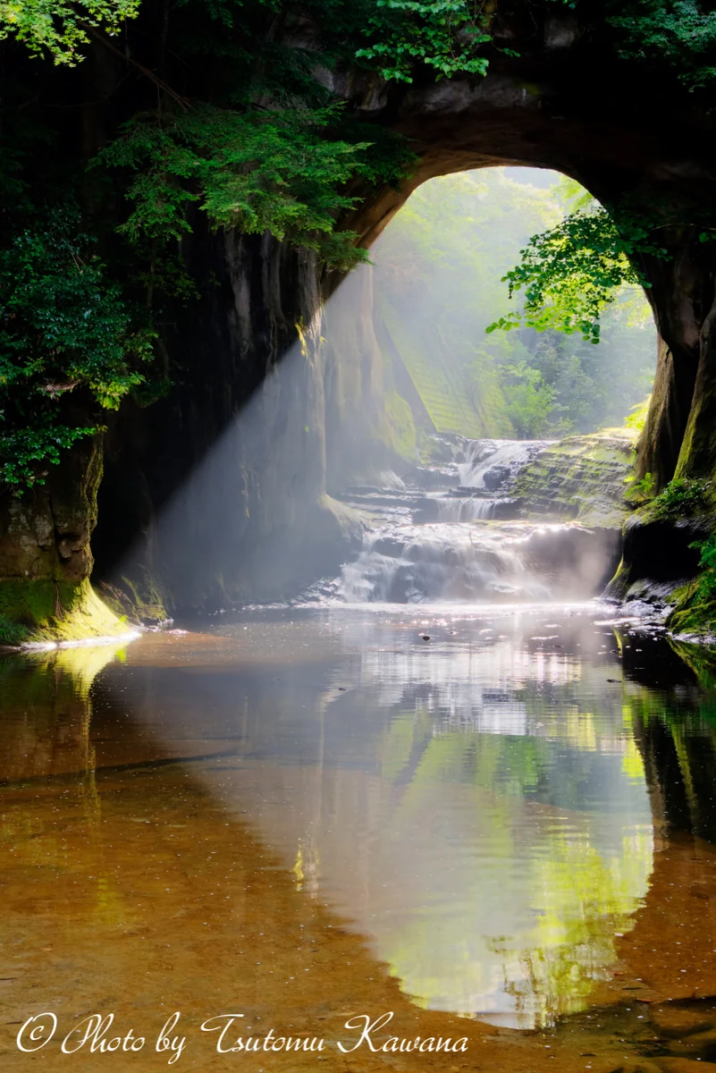 投稿写真：「神秘の光り輝き、ハート型に映える」