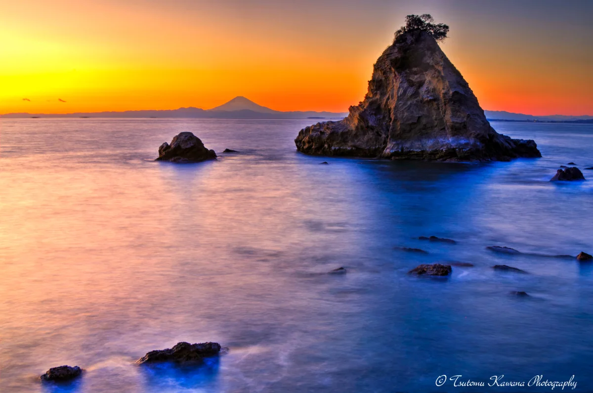 投稿写真：夕富士見詰める南房総海岸の島々なり