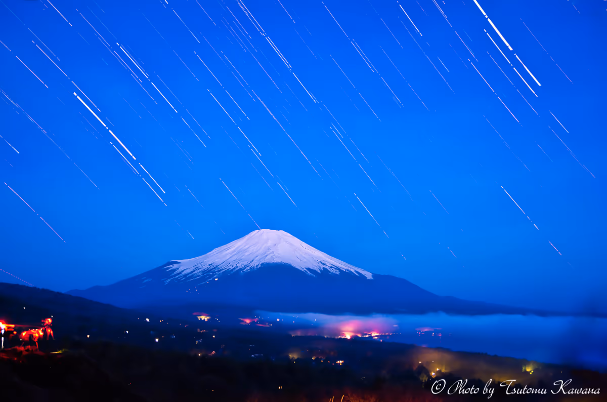投稿写真：薄明に空は青く富士は見えるなり