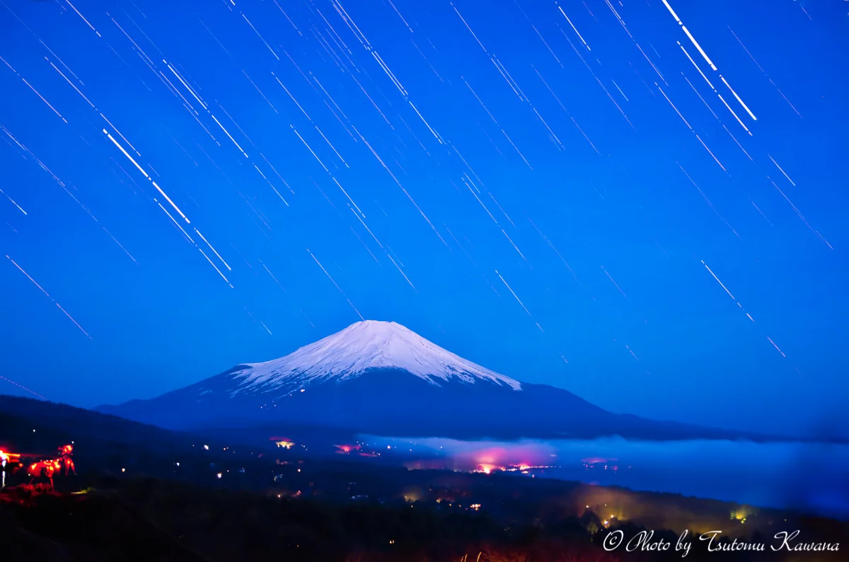 投稿写真：薄明に空は青く富士は見えるなり