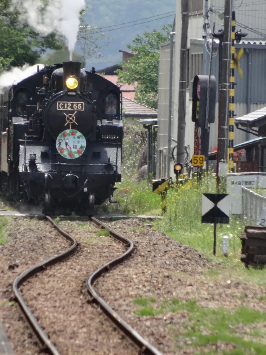 投稿写真：『C12形蒸気機関車入線』／益子駅