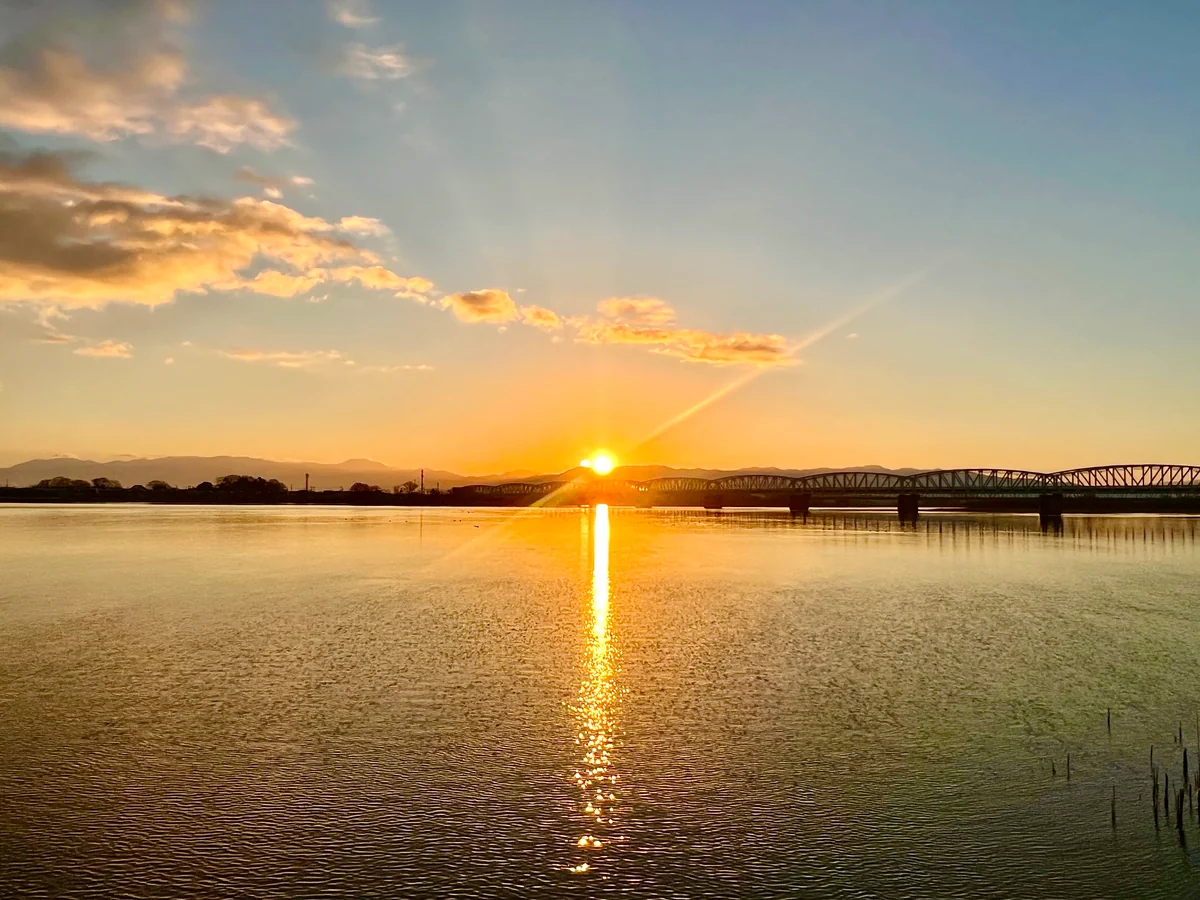 投稿写真：阿賀野川の朝日