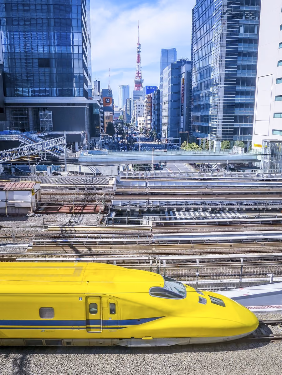 投稿写真：東京タワーとドクターイエロー