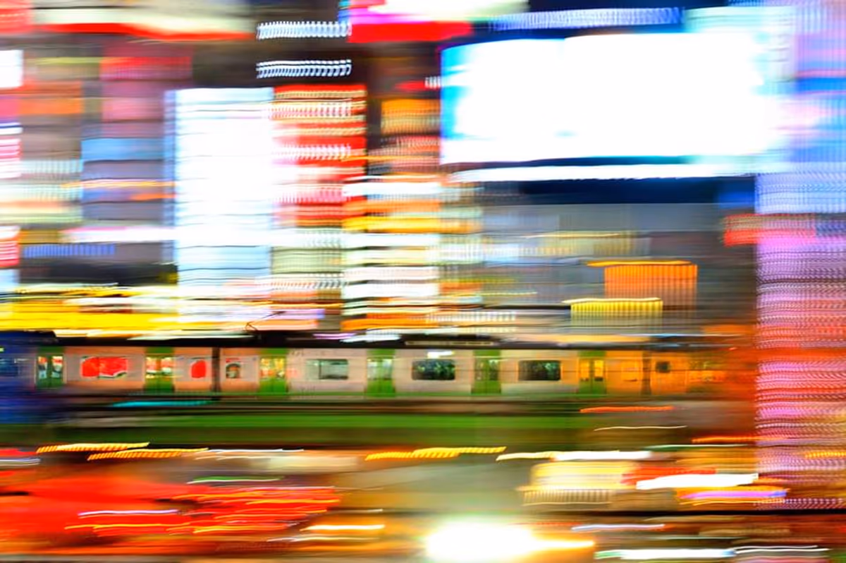 投稿写真：ネオンの海
