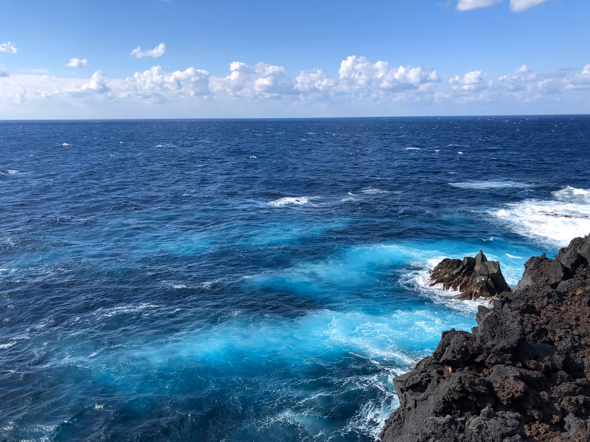 投稿写真：夏に向かう海の色