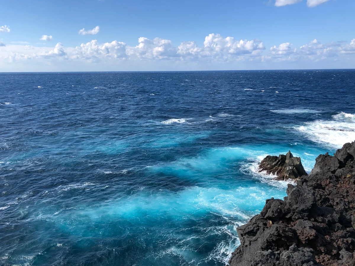 投稿写真：夏に向かう海の色