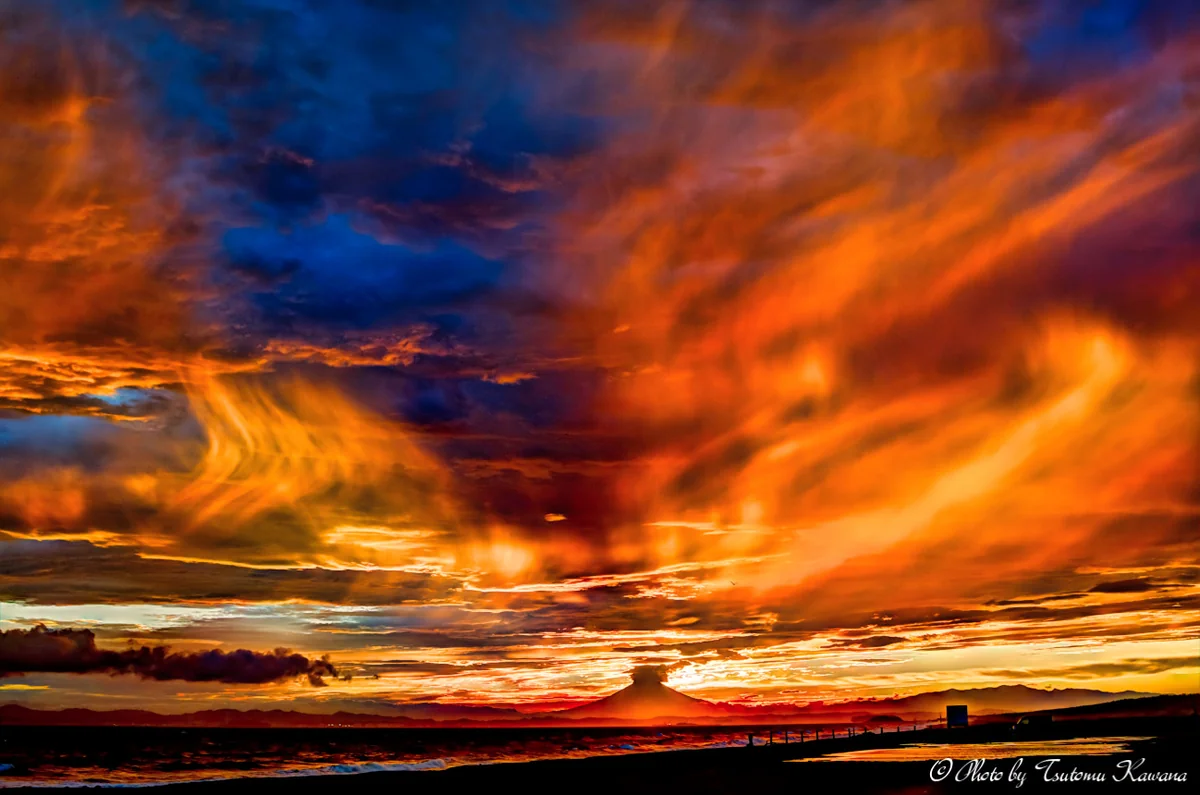 投稿写真：ダイナミックな夕雲の舞。