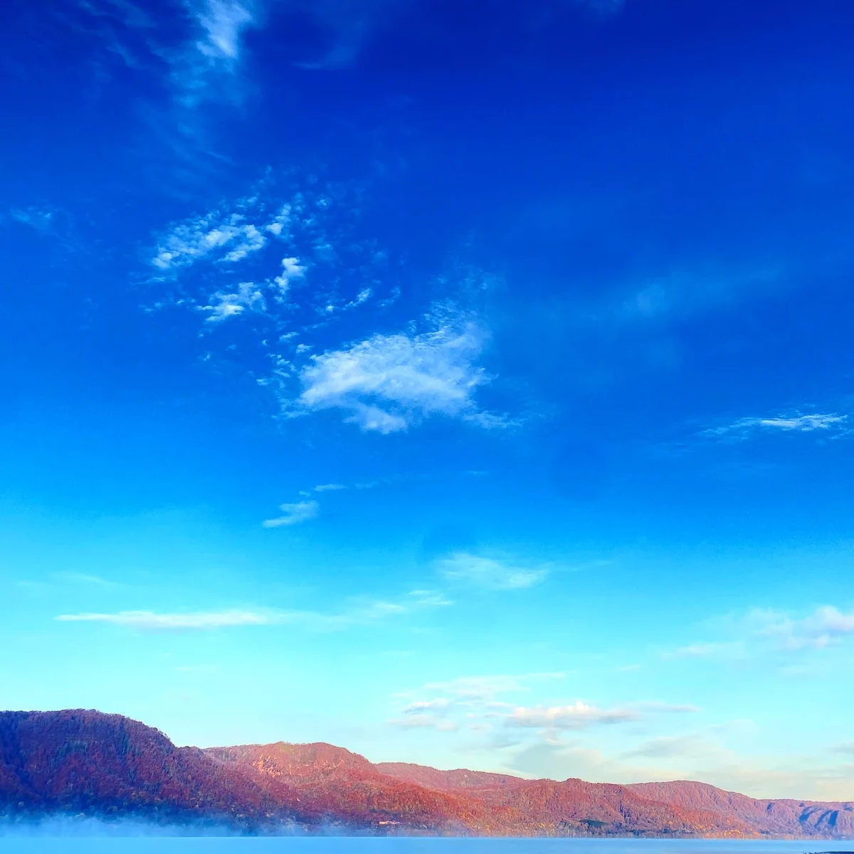 投稿写真：十和田湖の朝焼け