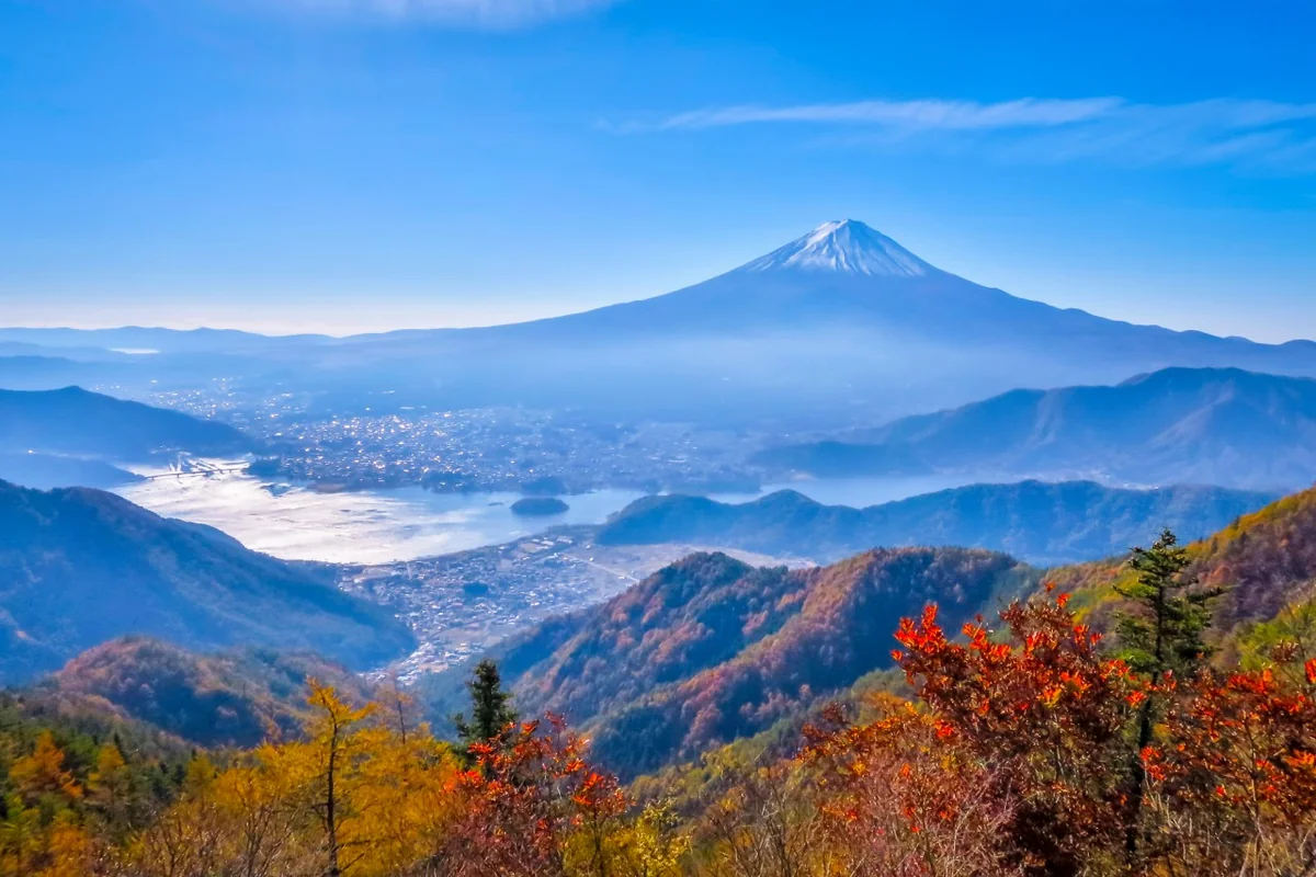 投稿写真：峠の紅葉と富士山