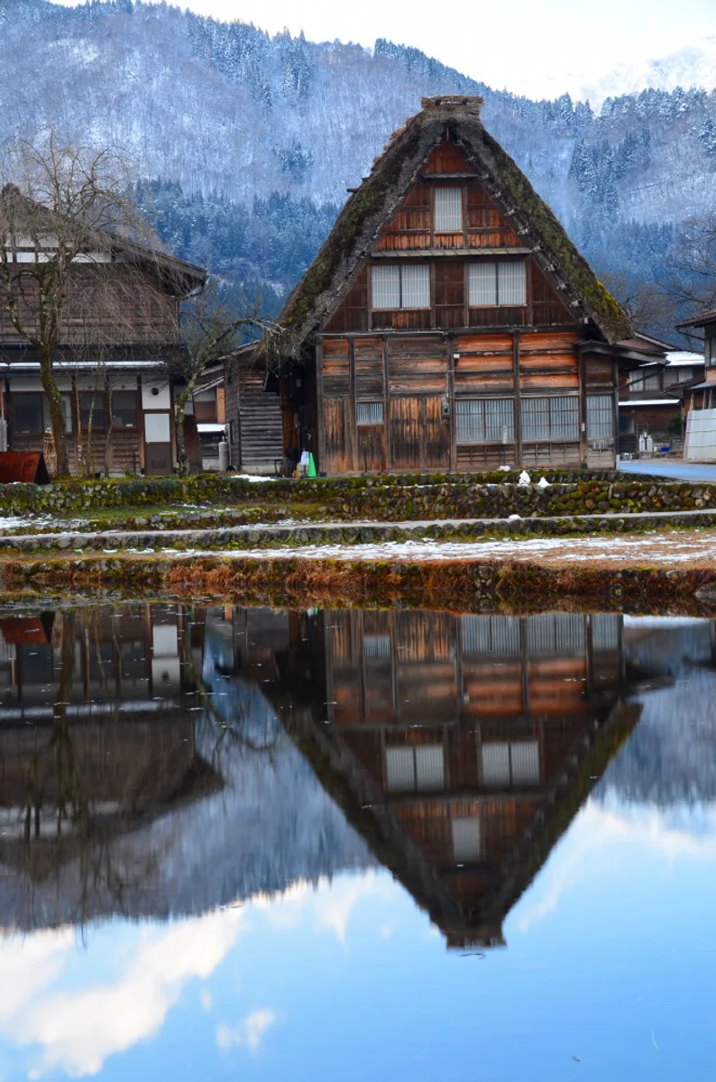 投稿写真：水辺の合掌造