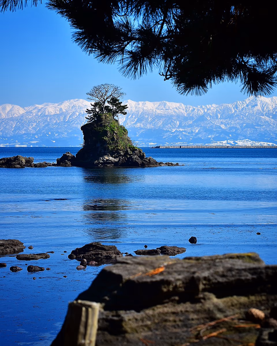 投稿写真：晴天の雨晴海岸