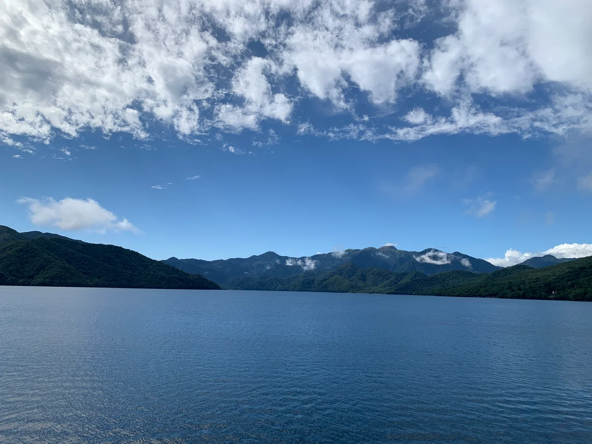 投稿写真：歌ヶ浜からみる中禅寺湖、社山、錫が岳、日光白根山