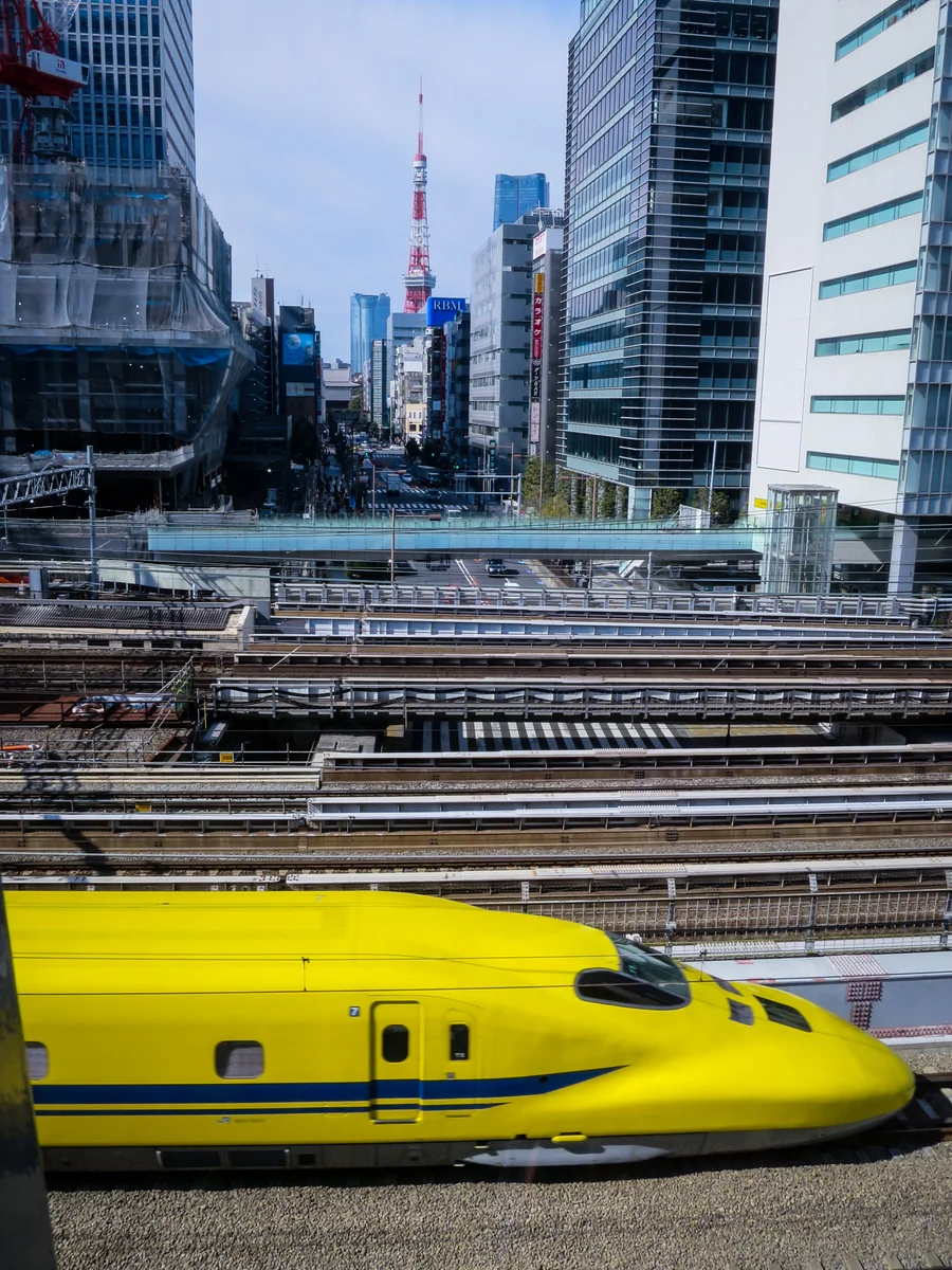 投稿写真：東京タワーとドクターイエロー