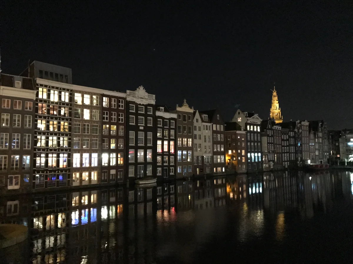 投稿写真：運河の夜空