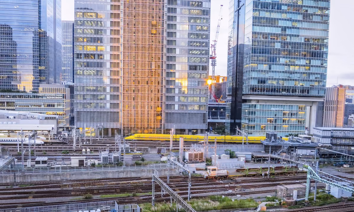 投稿写真：東京駅を発車したドクターイエロー