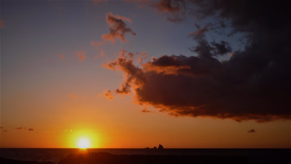 投稿写真：三本岳と夕陽