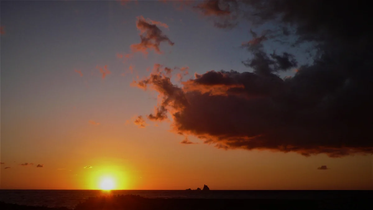 投稿写真：三本岳と夕陽