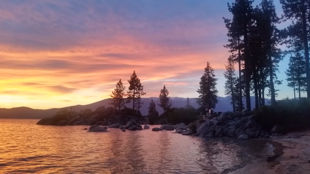 投稿写真：タホ湖 Lake Tahoe