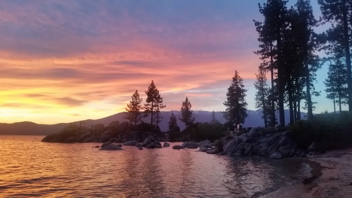 投稿写真：タホ湖 Lake Tahoe