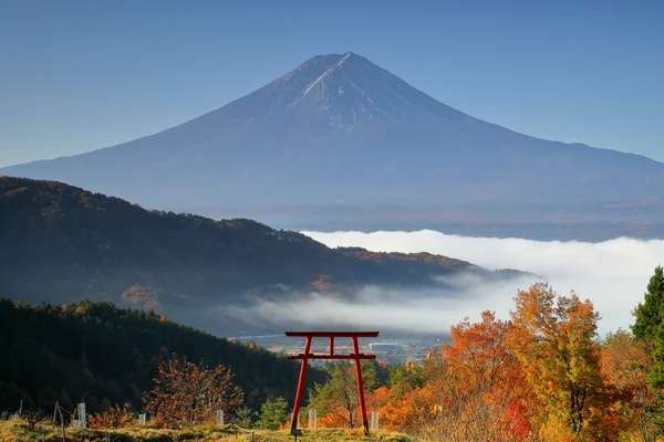 投稿：河口浅間神社遥拝所　紅葉と雲海と富士山