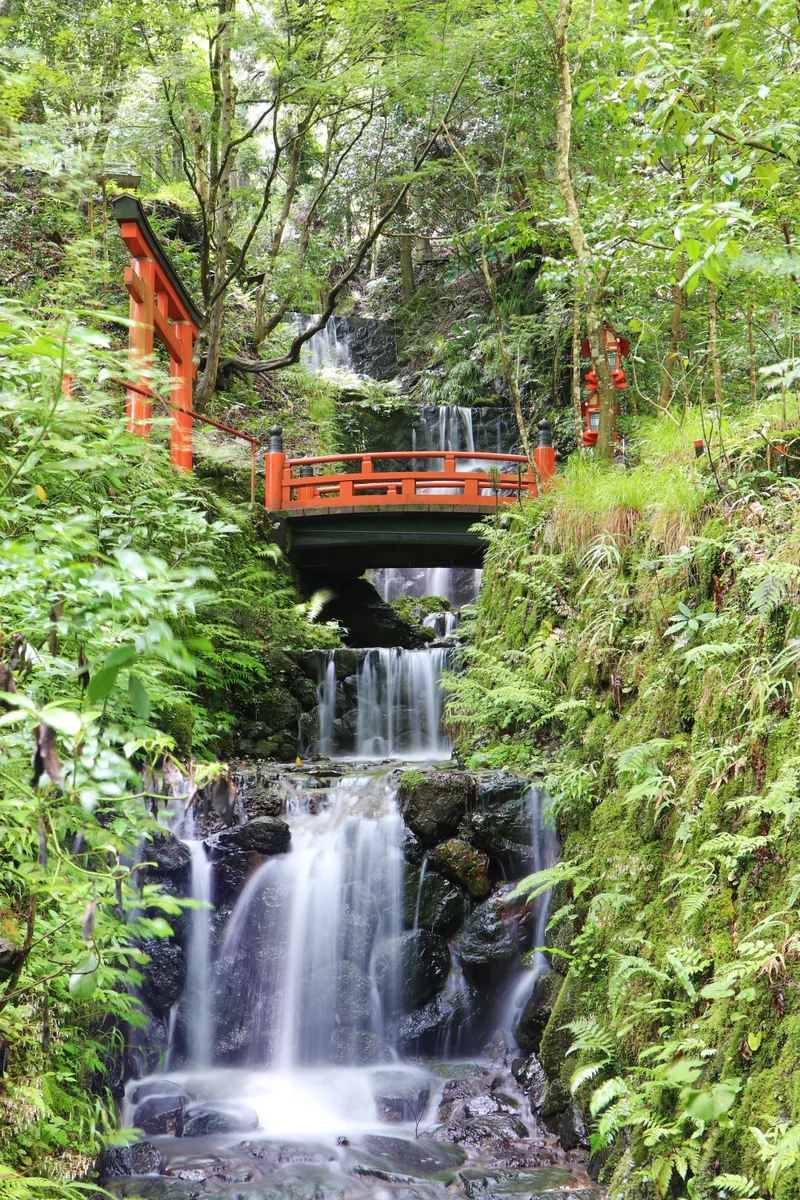 投稿写真：段々になった小さな滝
