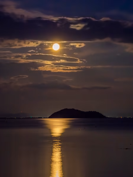 投稿：名月竹生島