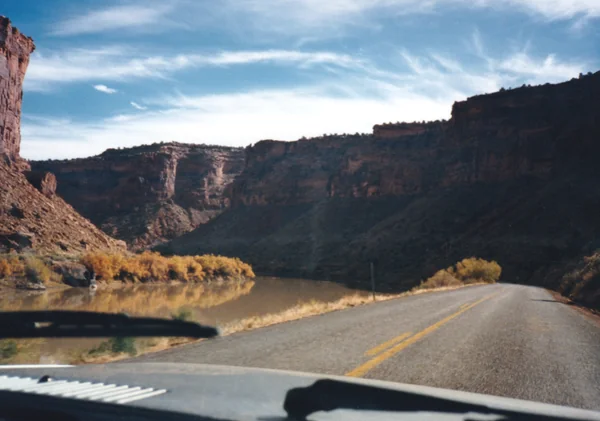 投稿：ユタ州の州道128号線のシーニック道路。