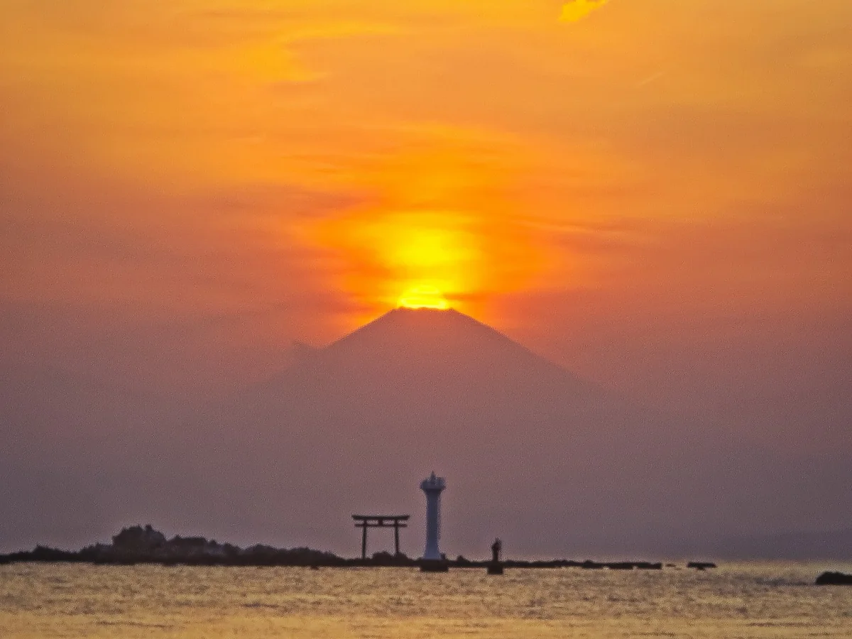 投稿写真：裕次郎灯台とダイヤモンド富士