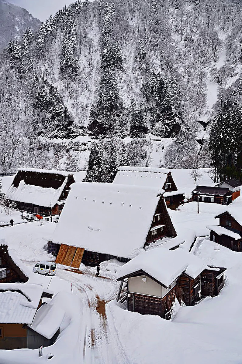 投稿写真：五箇山菅沼集落俯瞰　雪景色