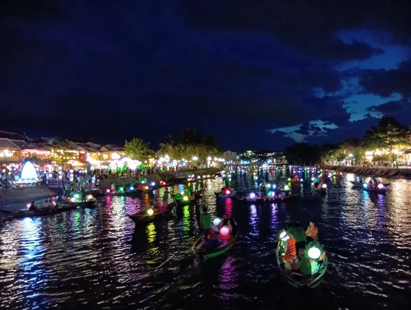 投稿：ホイアンの川