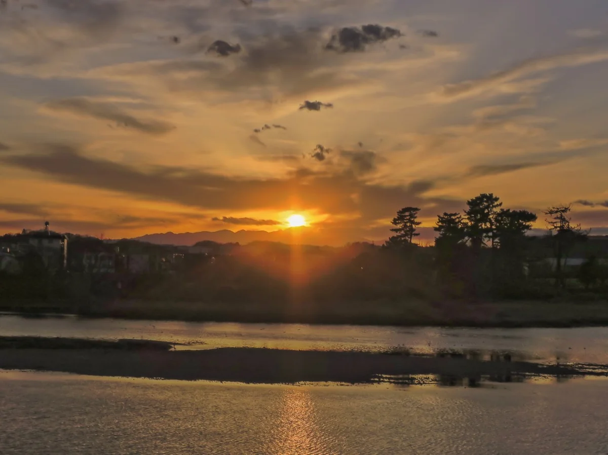 投稿写真：ダイヤモンド富士と光の道
