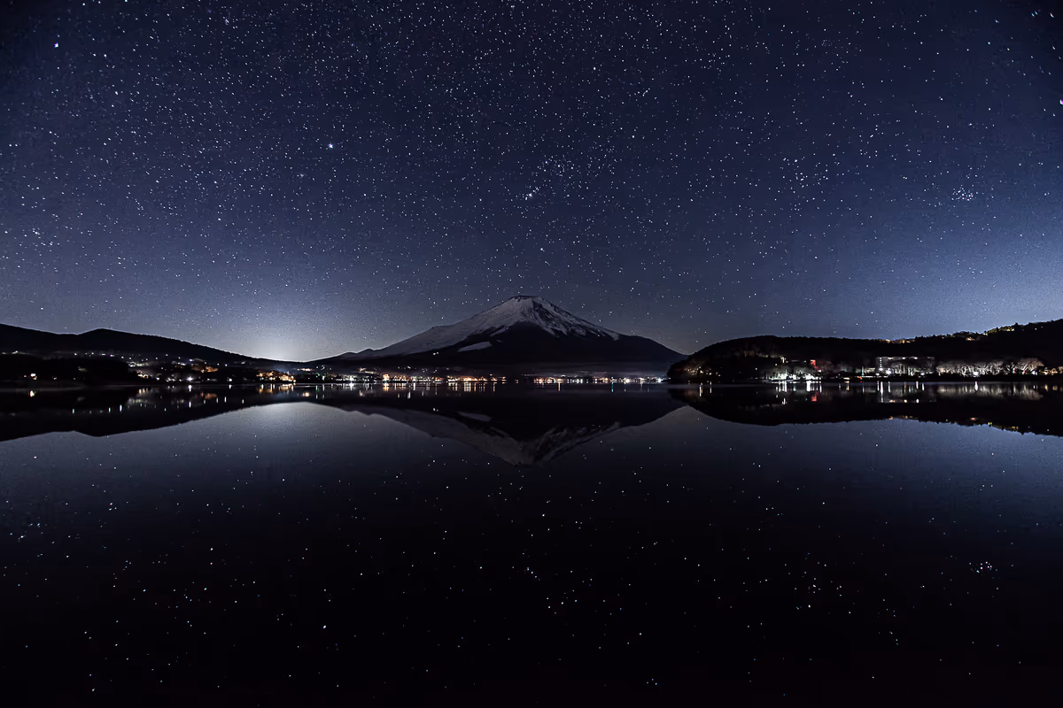 投稿写真：富士と冬の星空