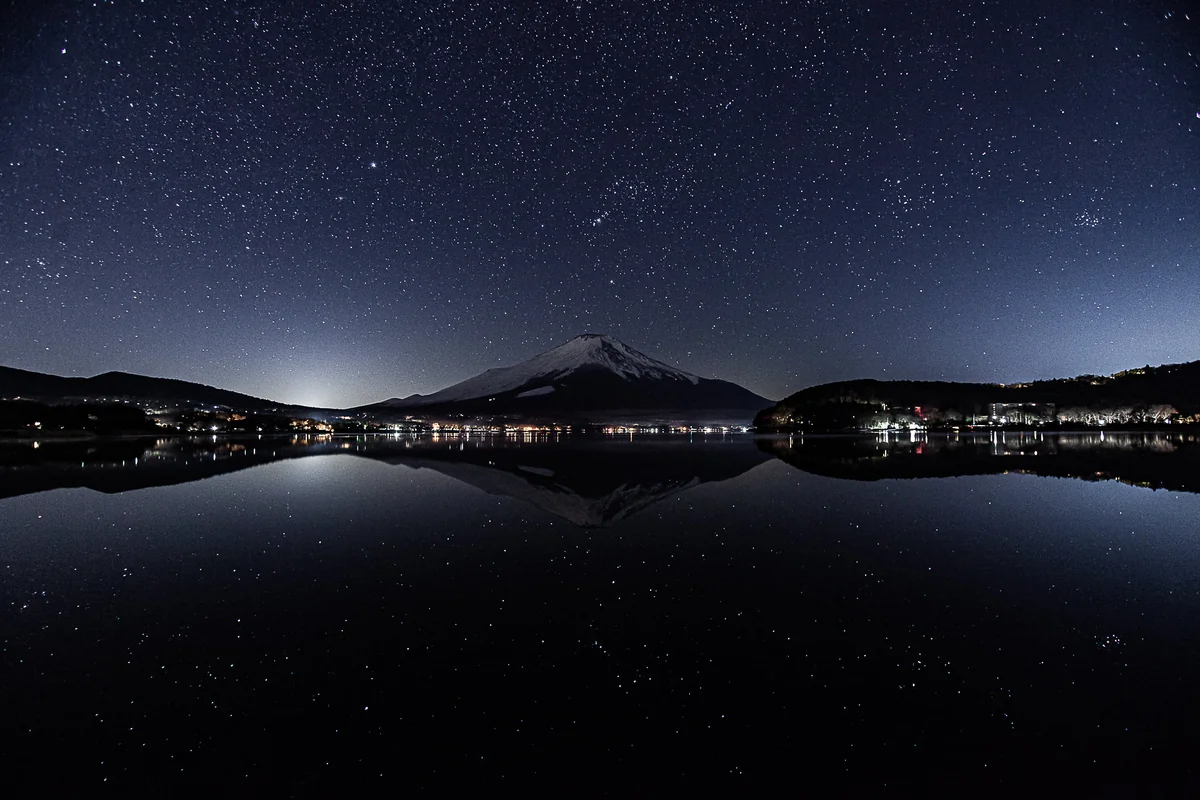 投稿写真：富士と冬の星空