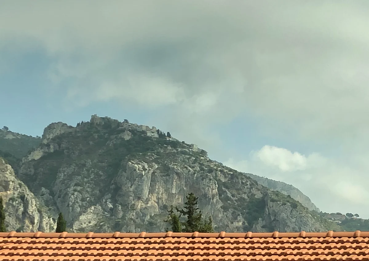 投稿写真：下からみたエズ村