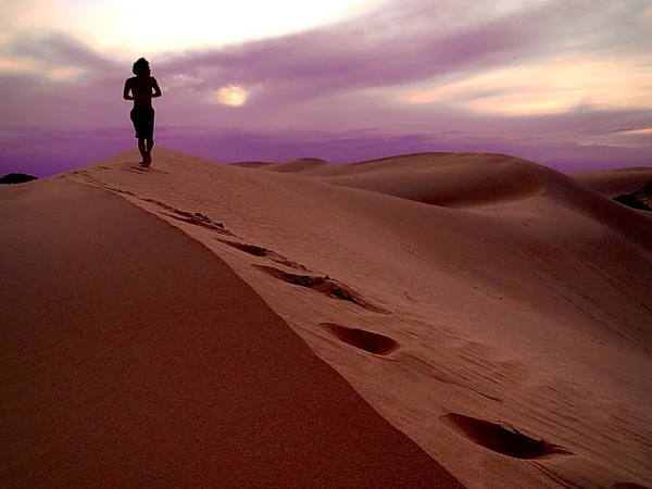 投稿：砂漠の青年