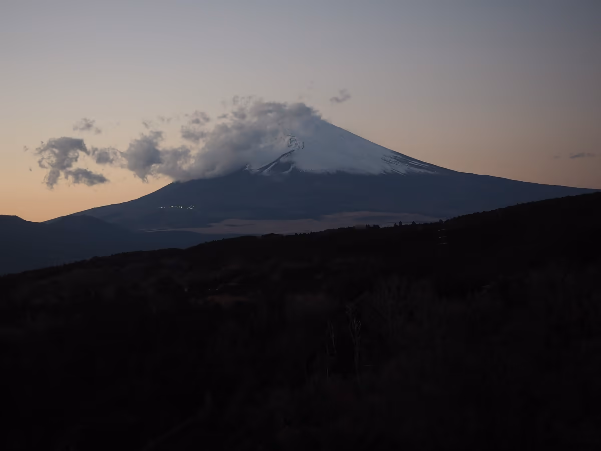 投稿写真：富士山　夕暮れと雲の流れ