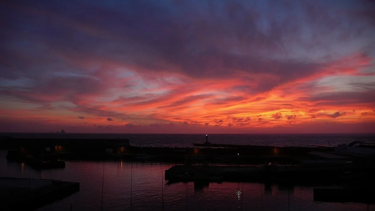 投稿写真：夜の色に染まるころ