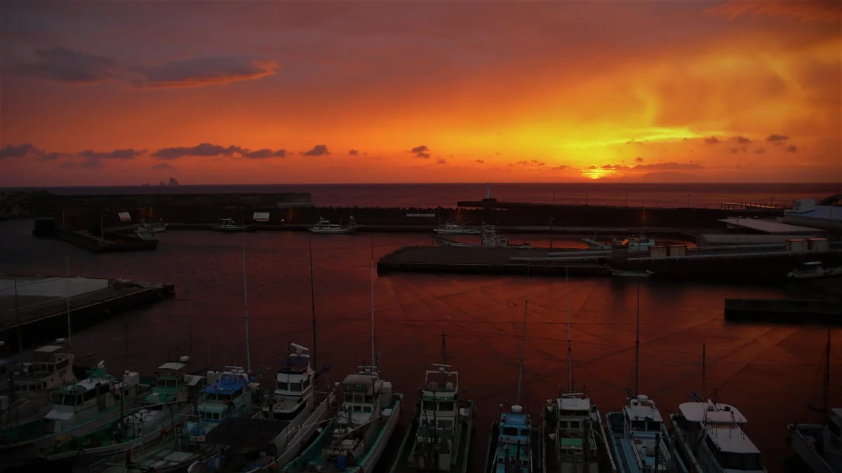 投稿写真：台風１２号接近前日の漁港