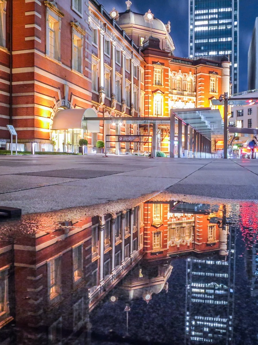 投稿写真：東京駅丸の内駅舎の夜景リフレクション