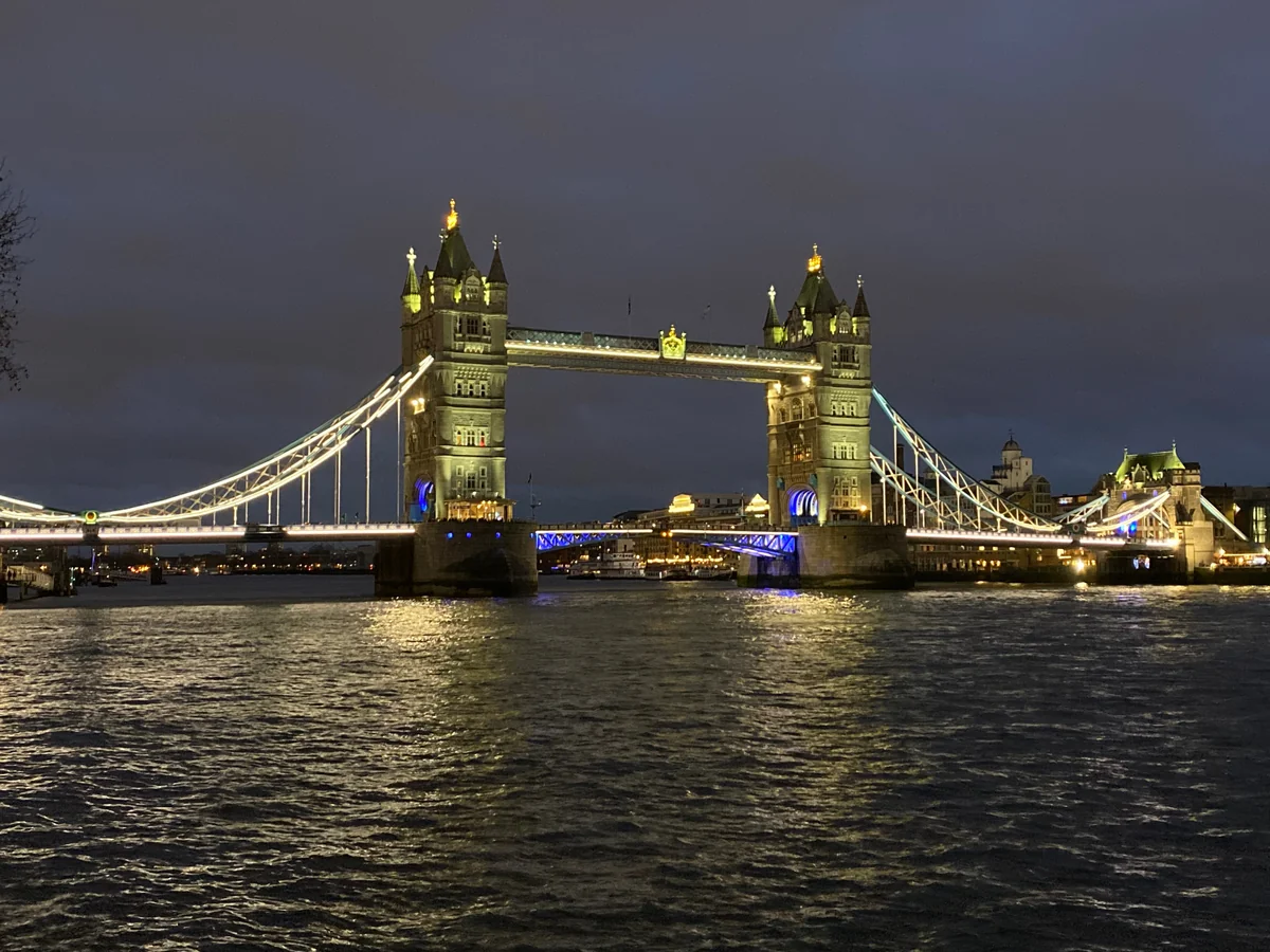 投稿写真：ロンドン テムズ川にかかるタワーブリッジ