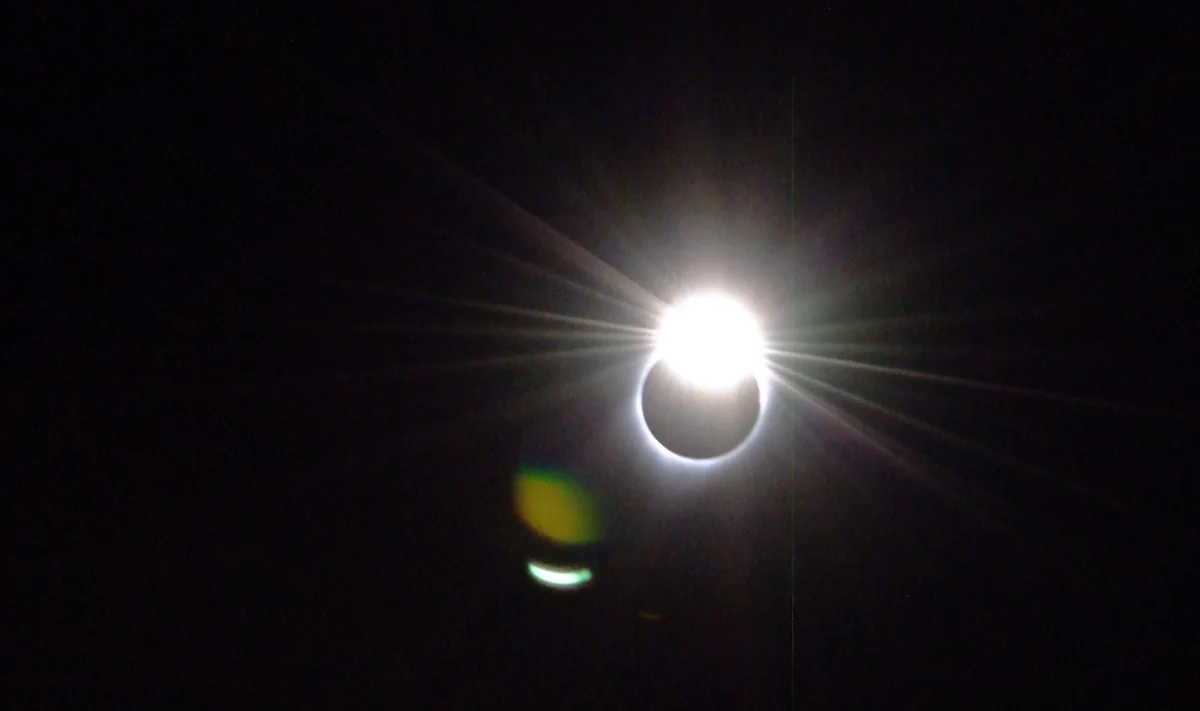 投稿写真：ダイヤモンドリングの瞬間に