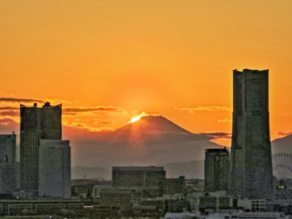投稿：山腹ダイヤモンド富士最後の輝き