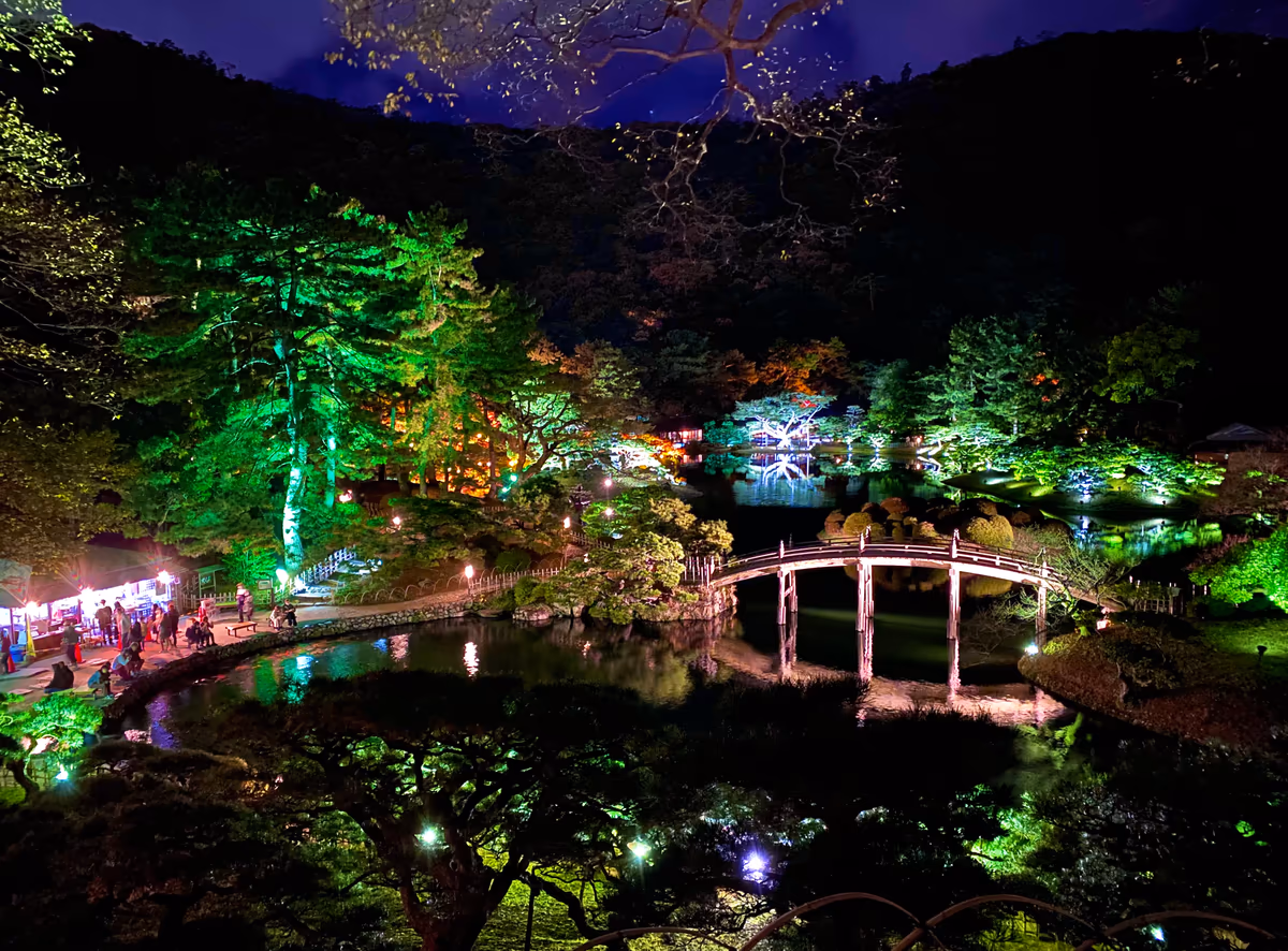 投稿写真：特別名勝 栗林公園の紅葉ライトアップ