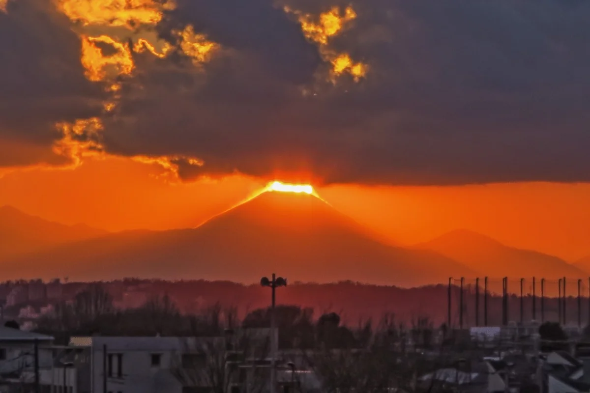 投稿写真：雲間のダイヤモンド富士
